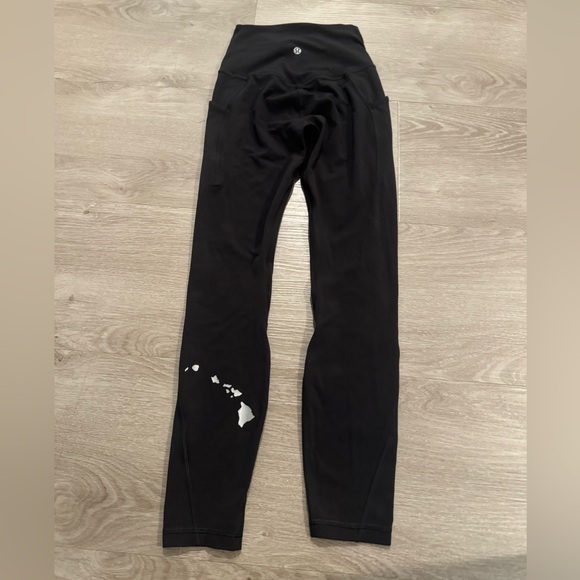 Lululemon exclusive Hawaii limited edition sz 2 leggings - Picture 2 of 4